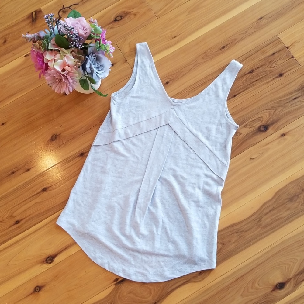 Light gray tank, small